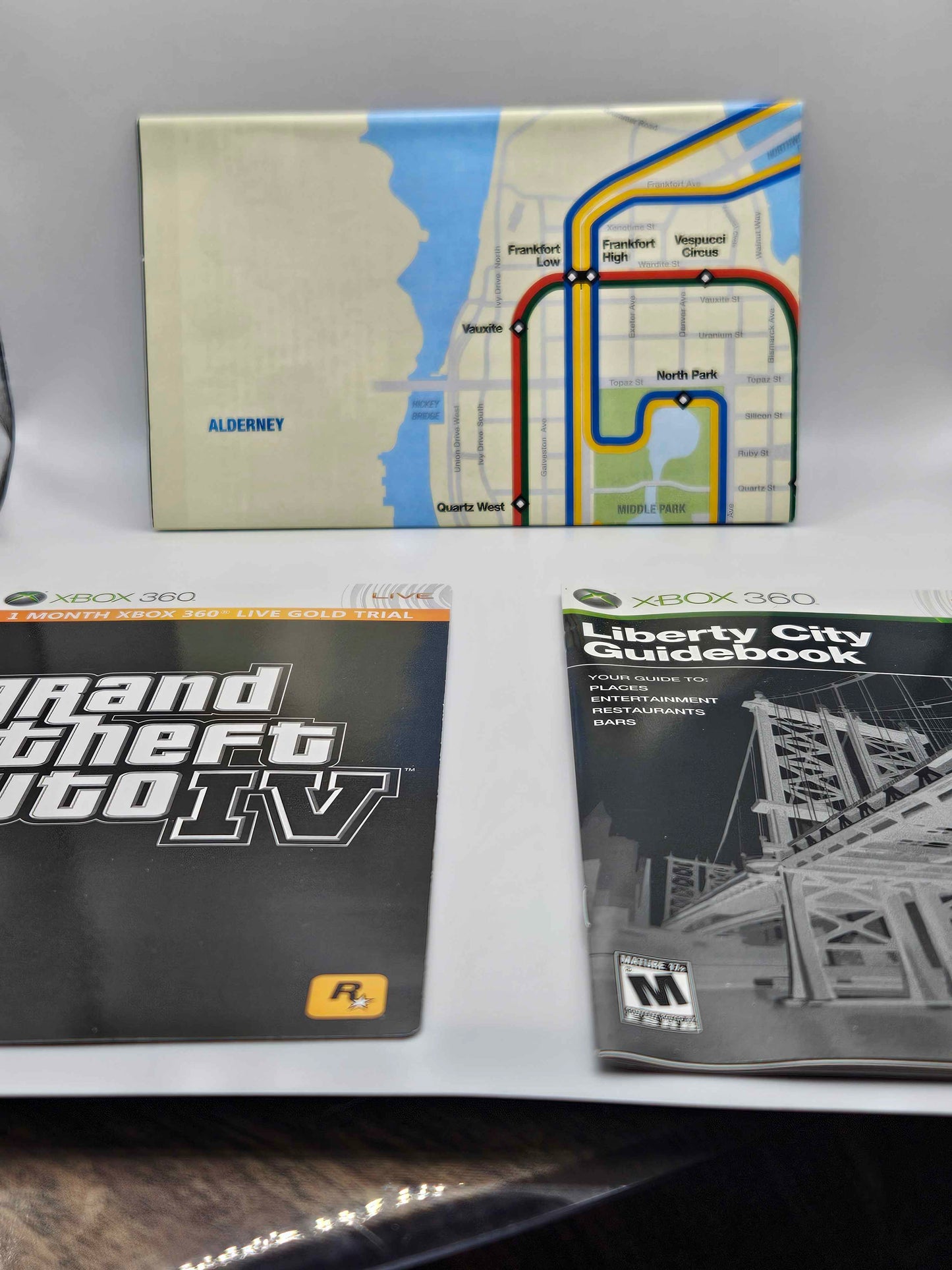 XBOX 360 - Grand Theft Auto IV - CiB w/Map - Great Condition